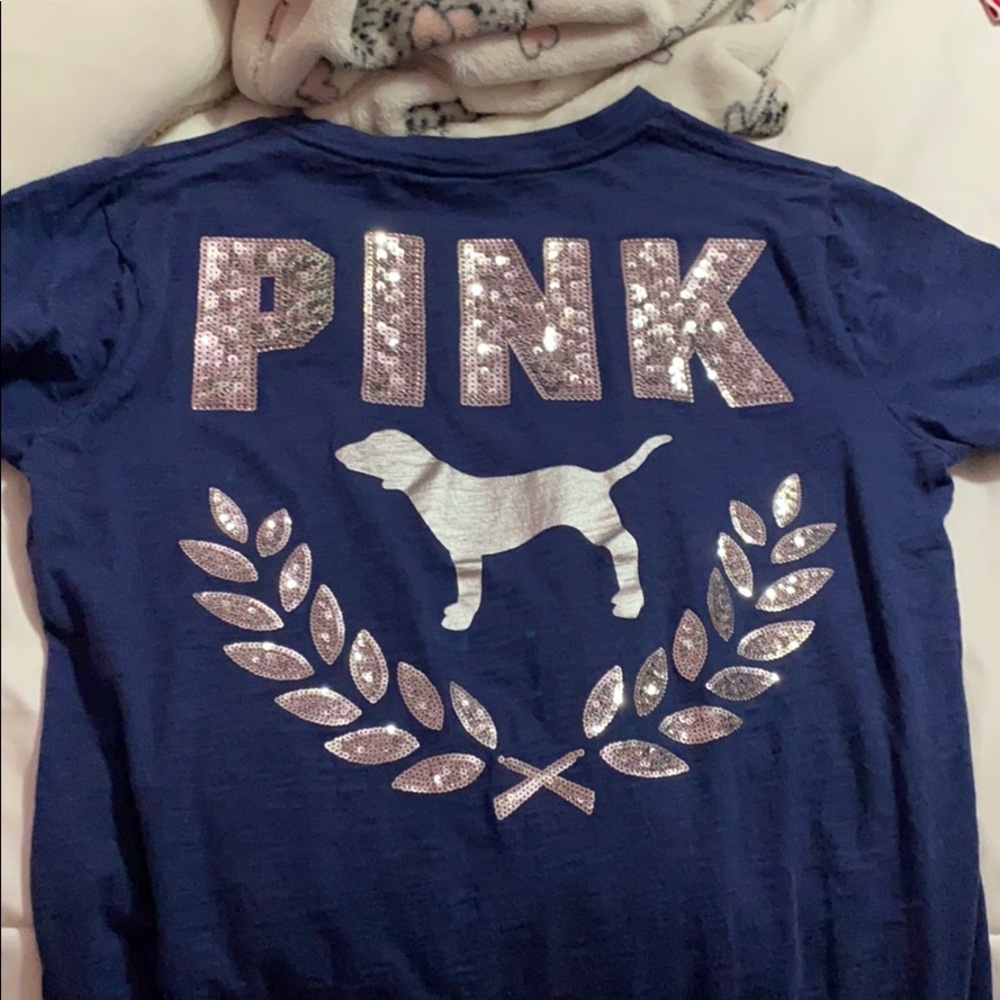 Pink pocket tee in the color blue